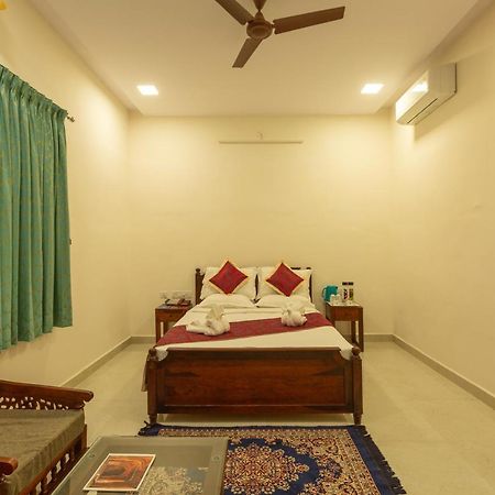Kstdc Hotel Mayura Adilshahi Bijapur Exterior foto