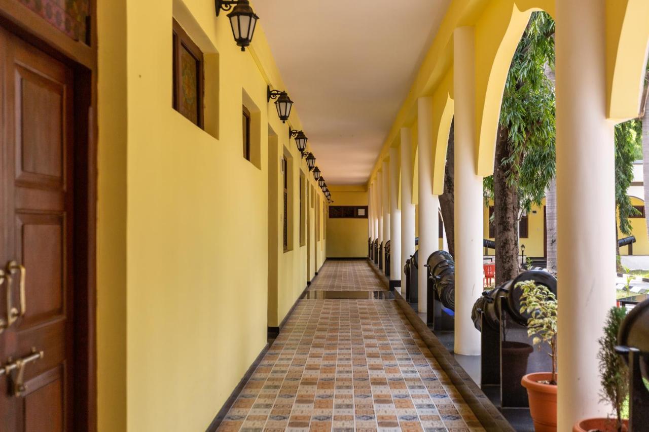 Kstdc Hotel Mayura Adilshahi Bijapur Exterior foto