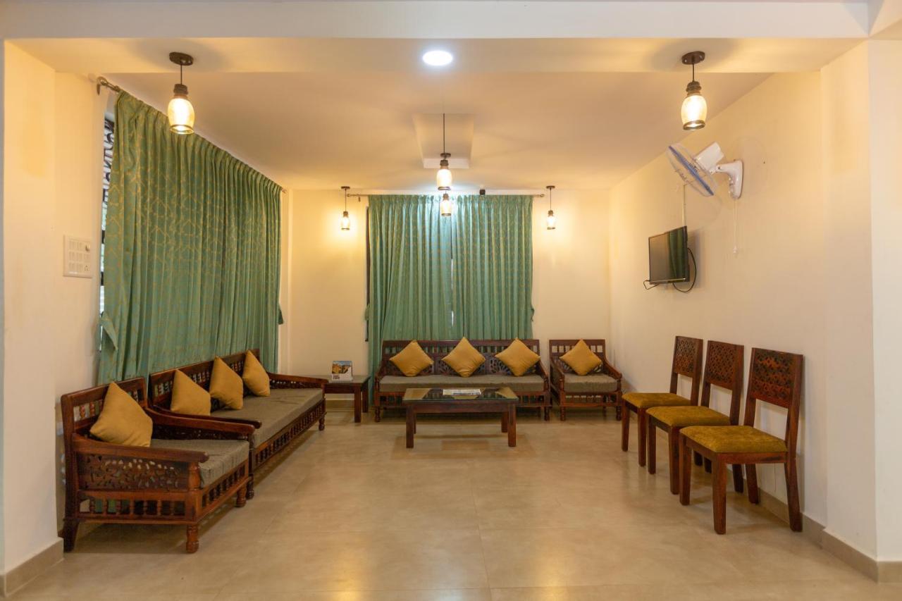 Kstdc Hotel Mayura Adilshahi Bijapur Exterior foto