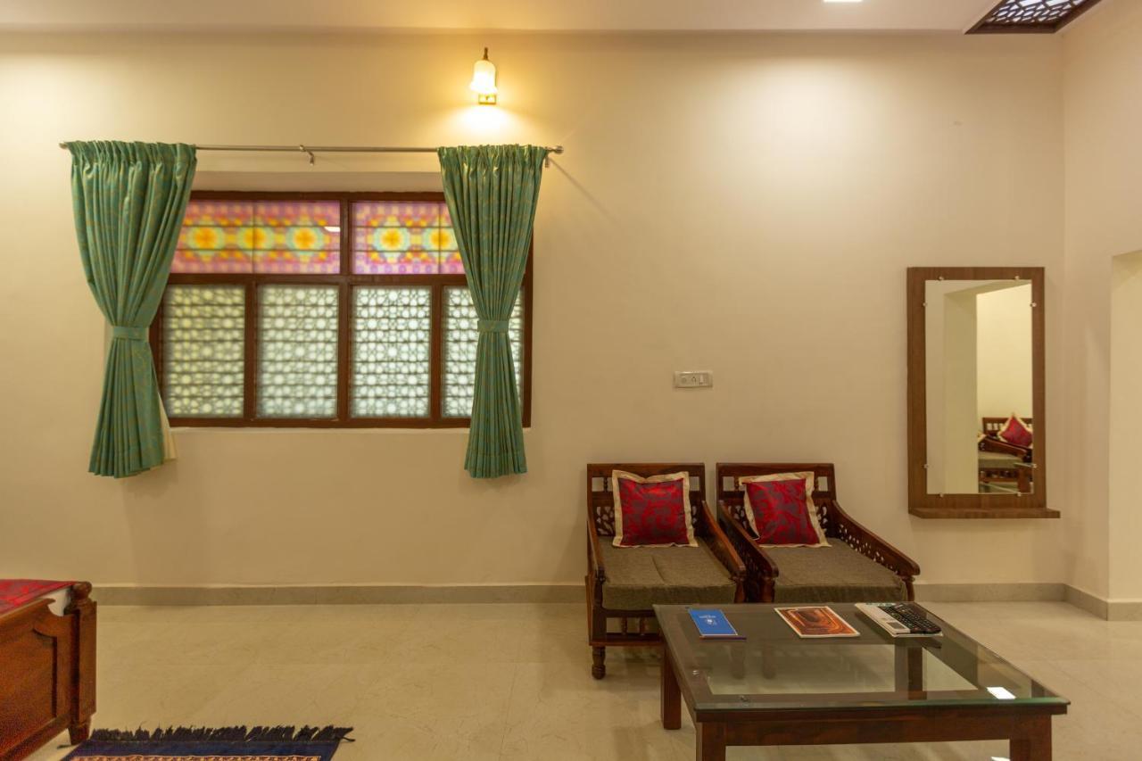 Kstdc Hotel Mayura Adilshahi Bijapur Exterior foto