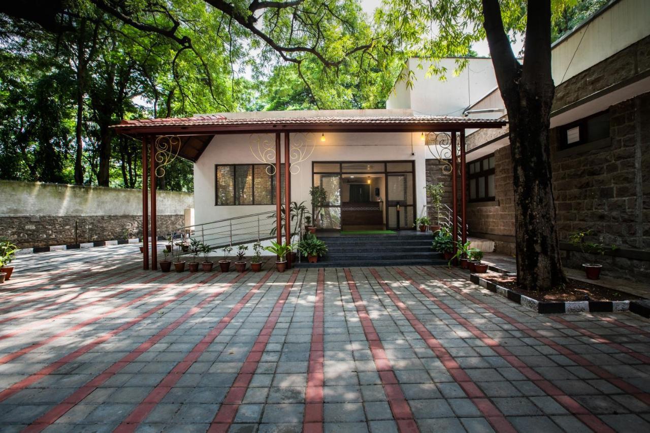 Kstdc Hotel Mayura Adilshahi Bijapur Exterior foto